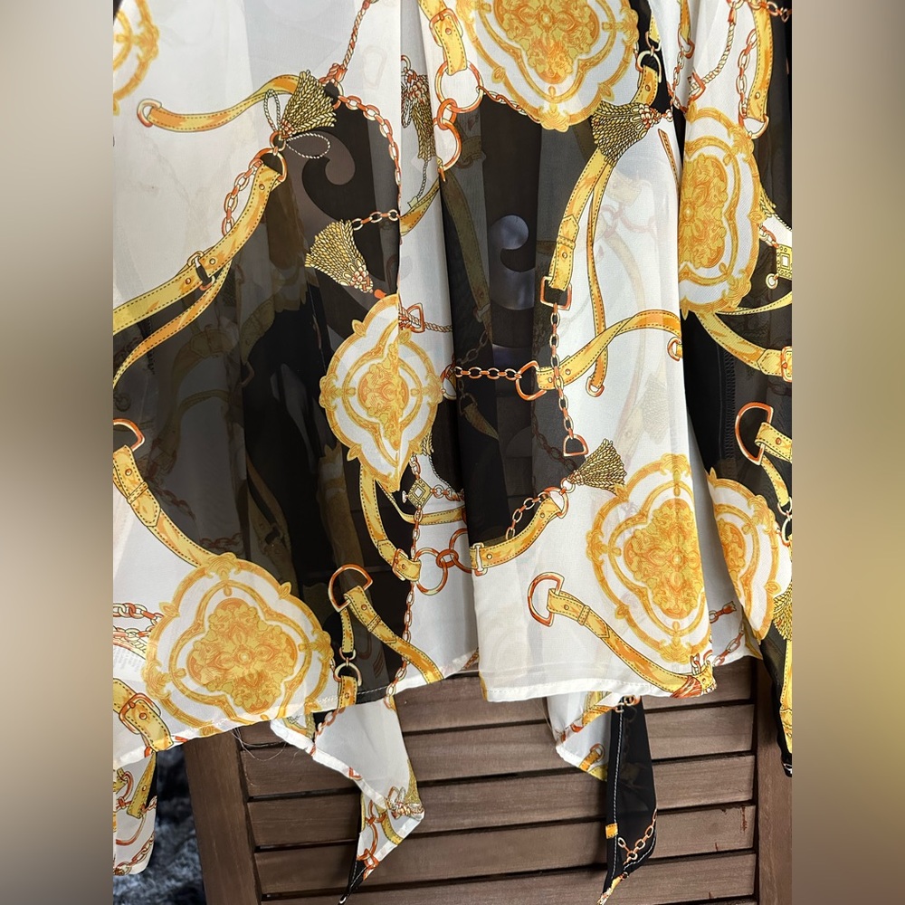 Chic Sheer Chain Print Blouse- Open Front- Size L - Picture 8 of 9